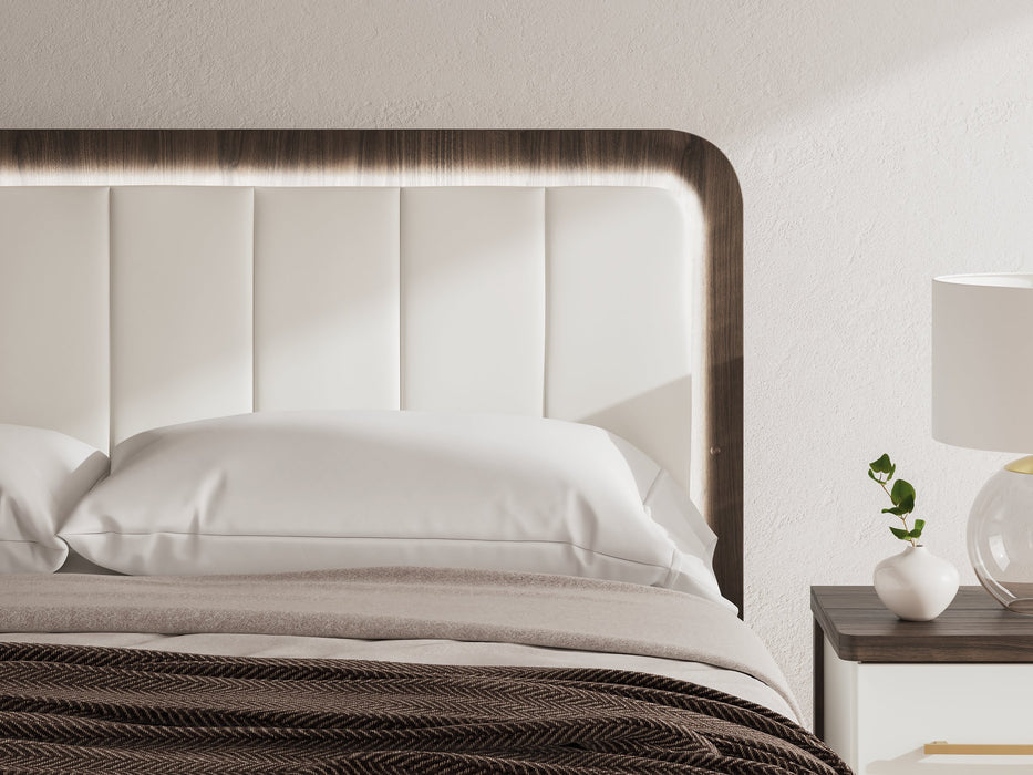 Kendanport Upholstered Bed
