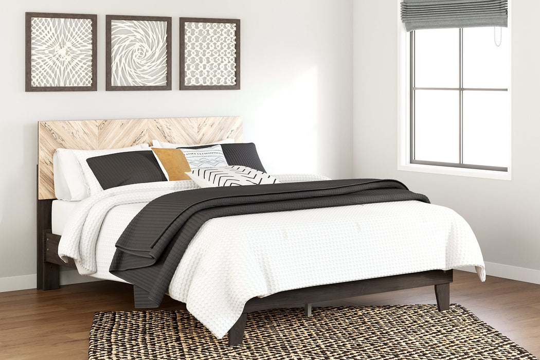 Piperton Panel Bed